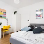 Pretty 4 Bedroom Apartment In City Center - By Upstairs